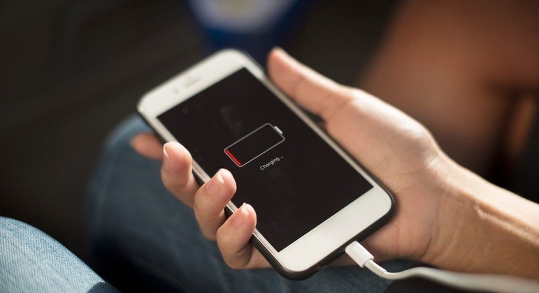 descubra-os-mitos-sobre-baterias-de-celular-que-voce-precisa-saber!