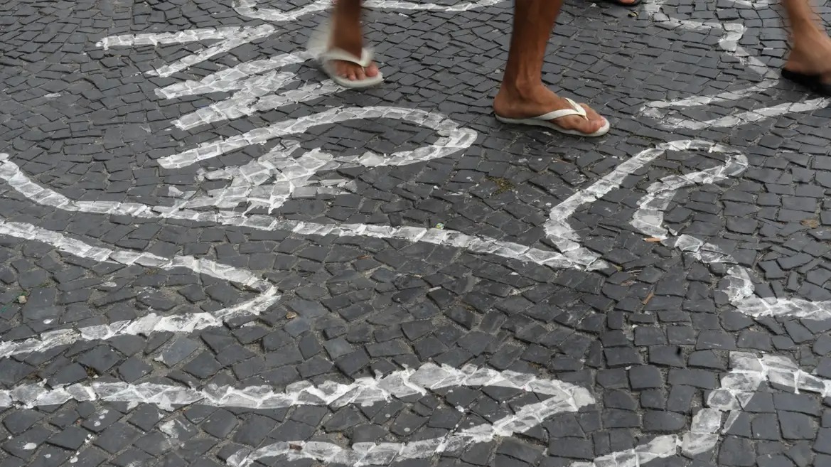 brasil-tem-queda-nas-mortes-por-homicidio,-mas-fecha-2023-com-media-de-103-vitimas-por-dia